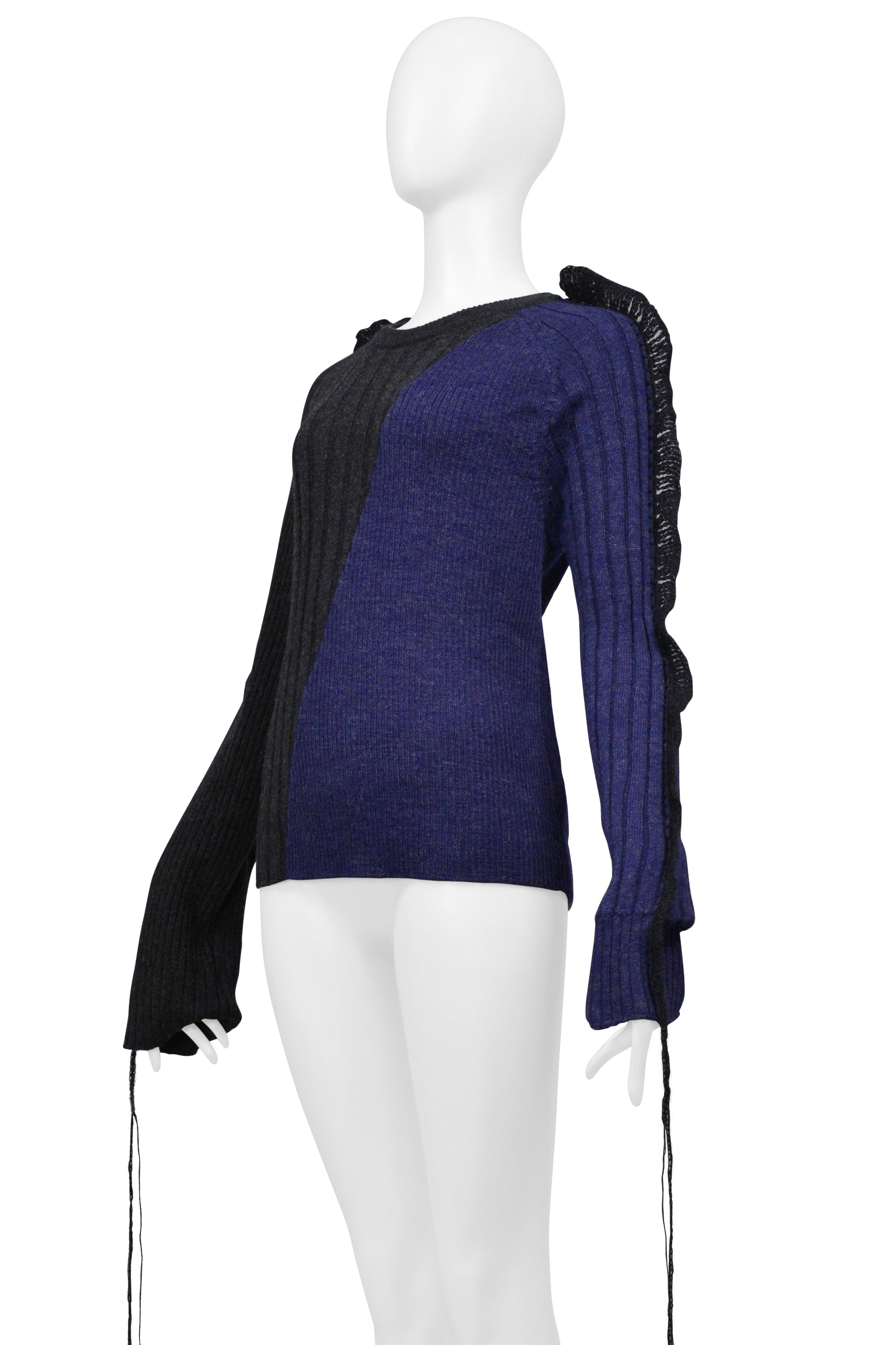 MAISON MARTIN MARGIELA CHARCOAL AND NAVY SWEATER WITH SCALLOP DETAILING ALONG SLEEVES 2017