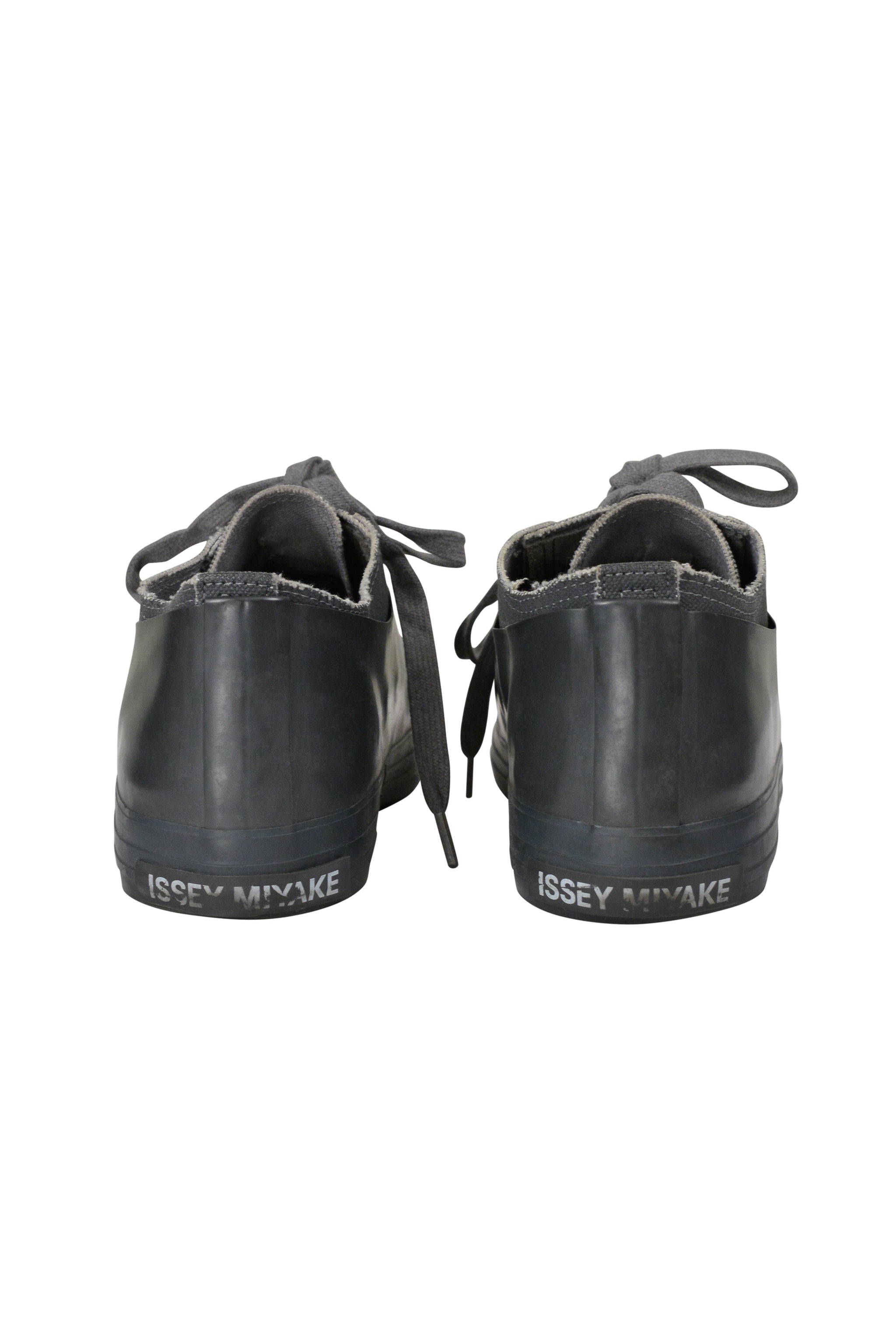 ISSEY MIYAKE GREY SHOES WITH RUBBER COVERING 2000