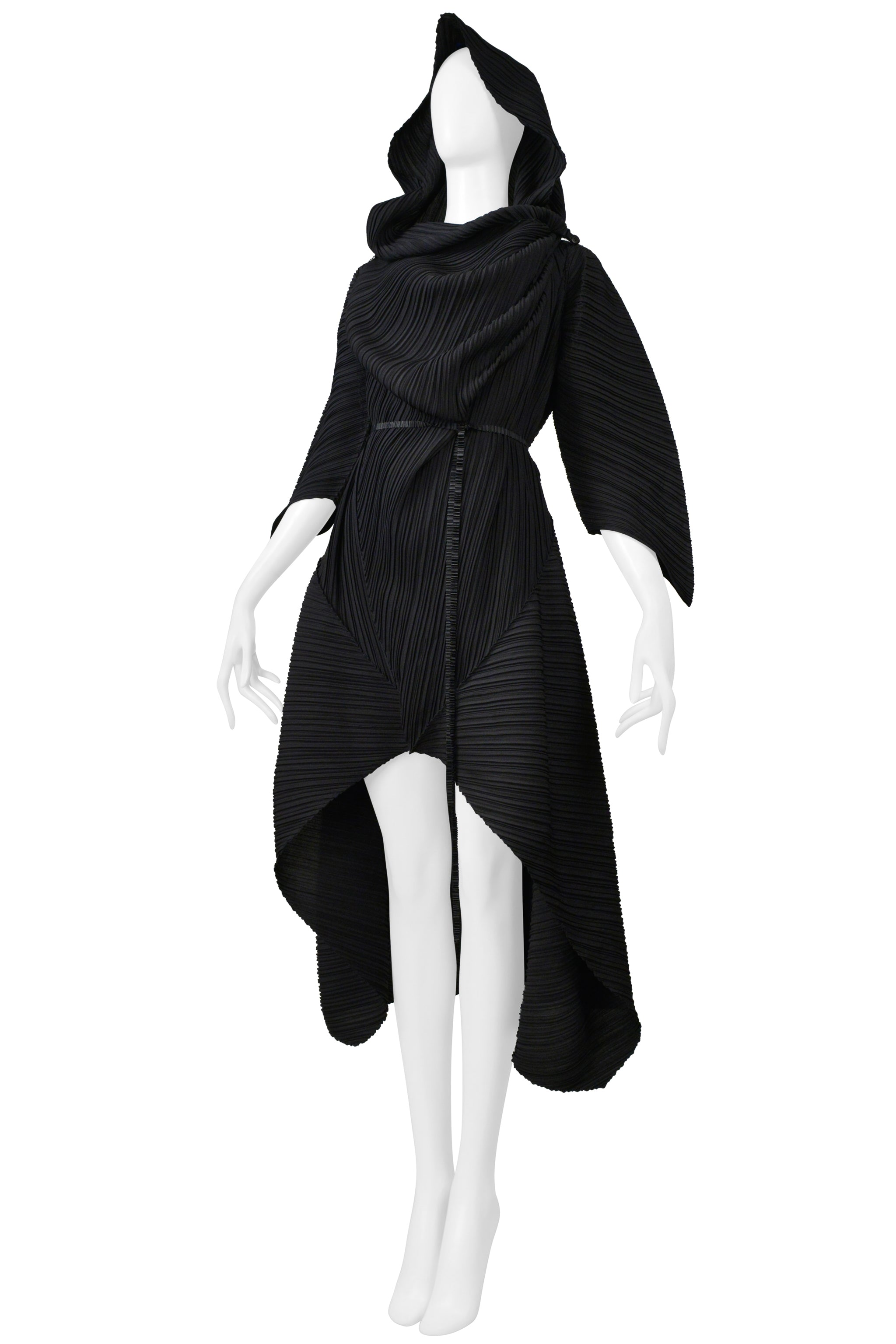 ISSEY MIYAKE BLACK PLEATED JACKET WITH HOOD CIR. SS 1999