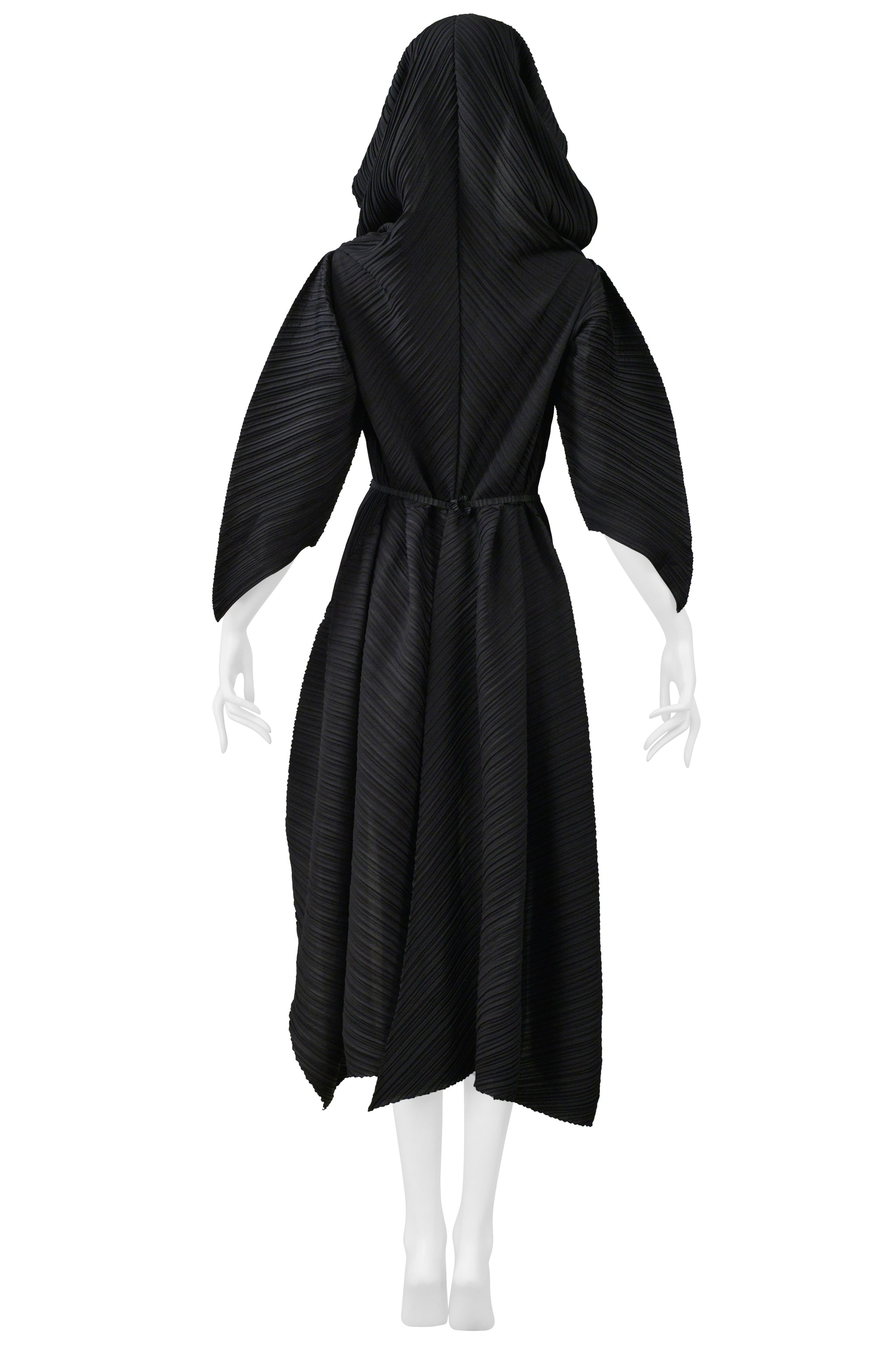 ISSEY MIYAKE BLACK PLEATED JACKET WITH HOOD CIR. SS 1999