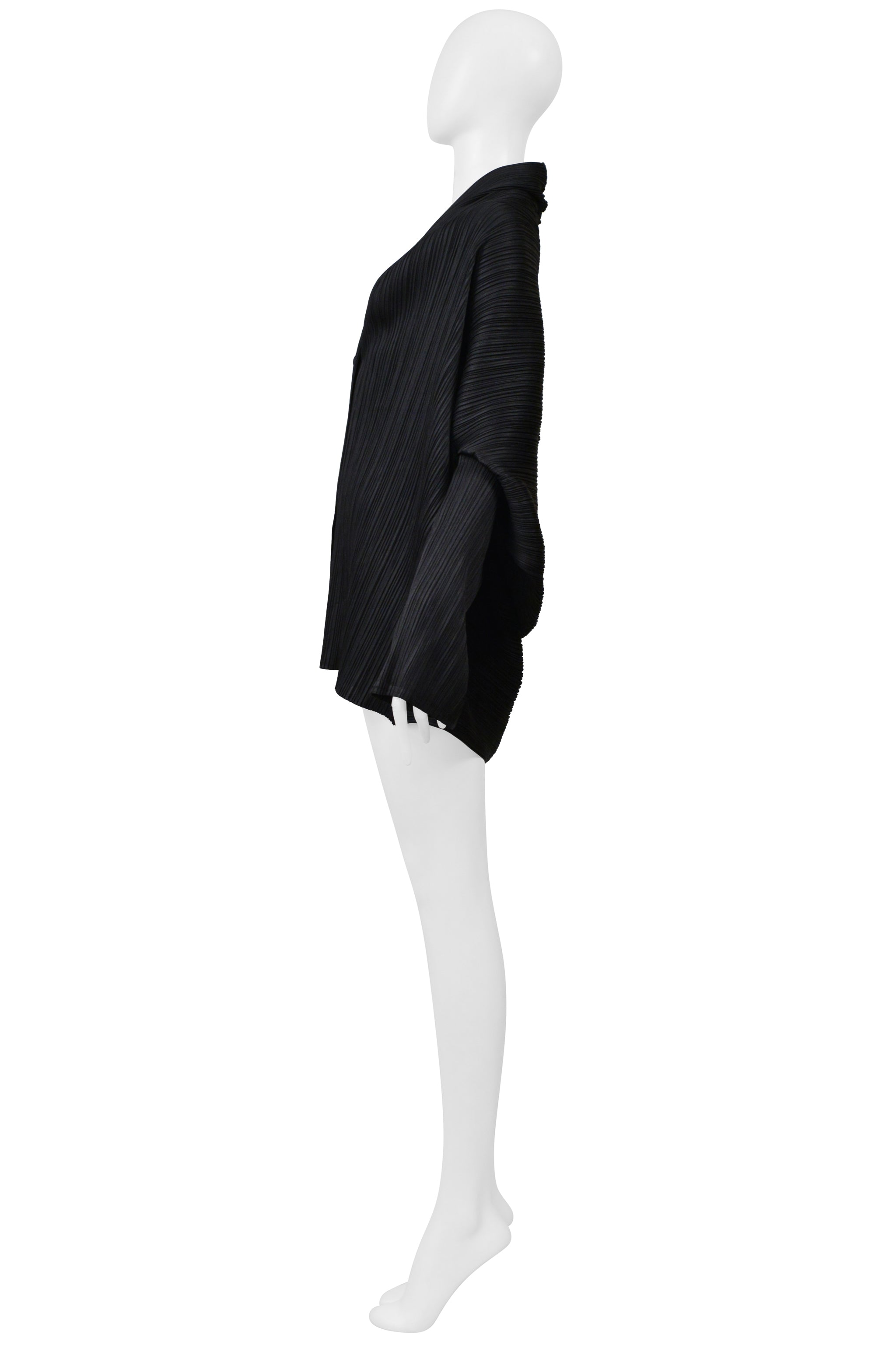 ISSEY MIYAKE BLACK PLEATED DIAMOND BACK SHELL JACKET WITH ONE BUTTON