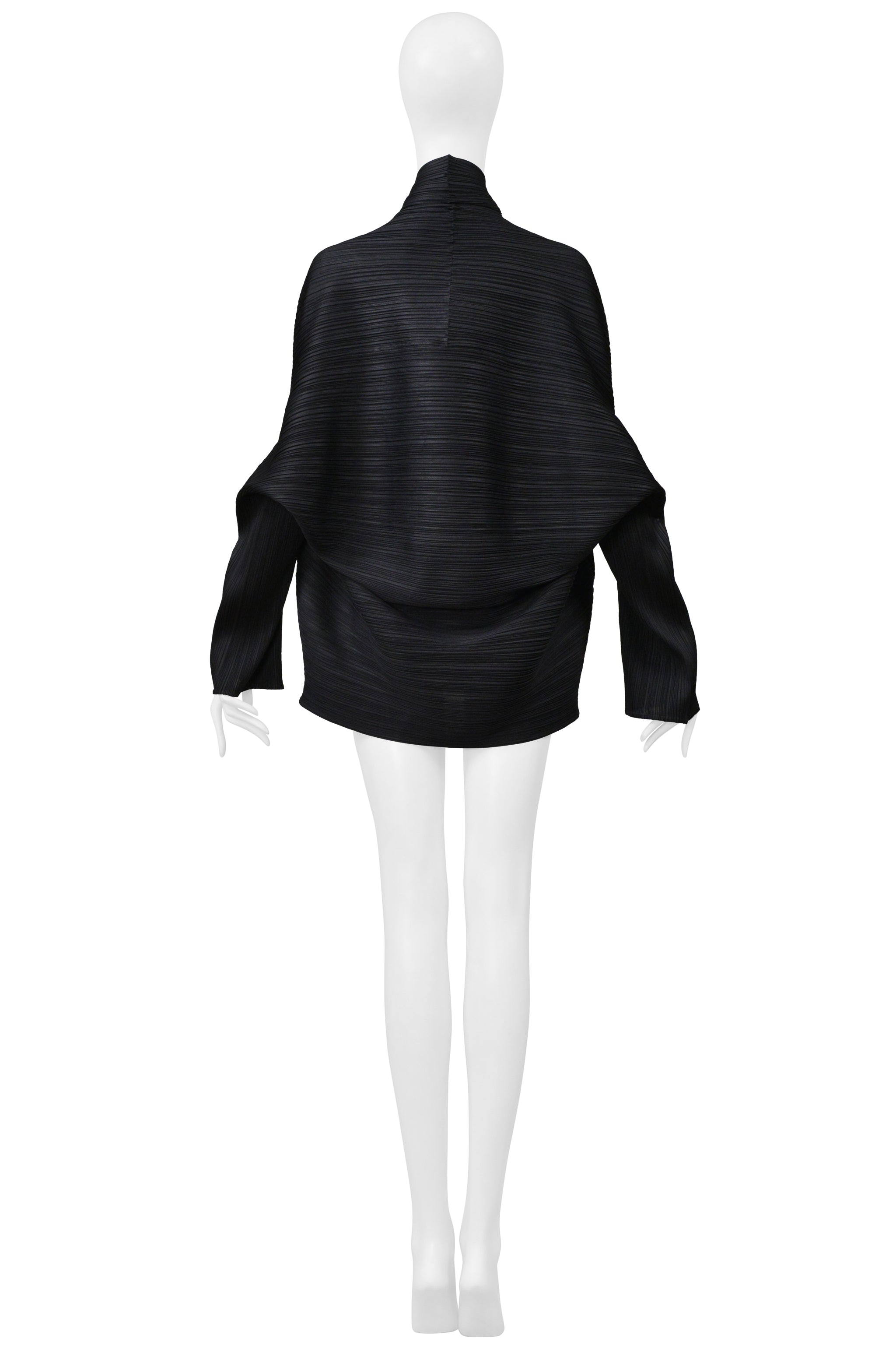 ISSEY MIYAKE BLACK PLEATED DIAMOND BACK SHELL JACKET WITH ONE BUTTON