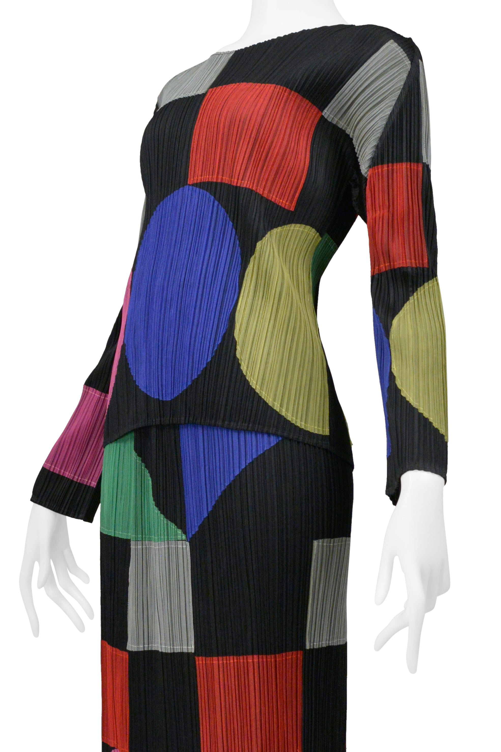 ISSEY MIYAKE 2000 BLACK PLEATED SKIRT ENSEMBLE WITH MULTICOLOR GEOMETRIC APPLIQUES