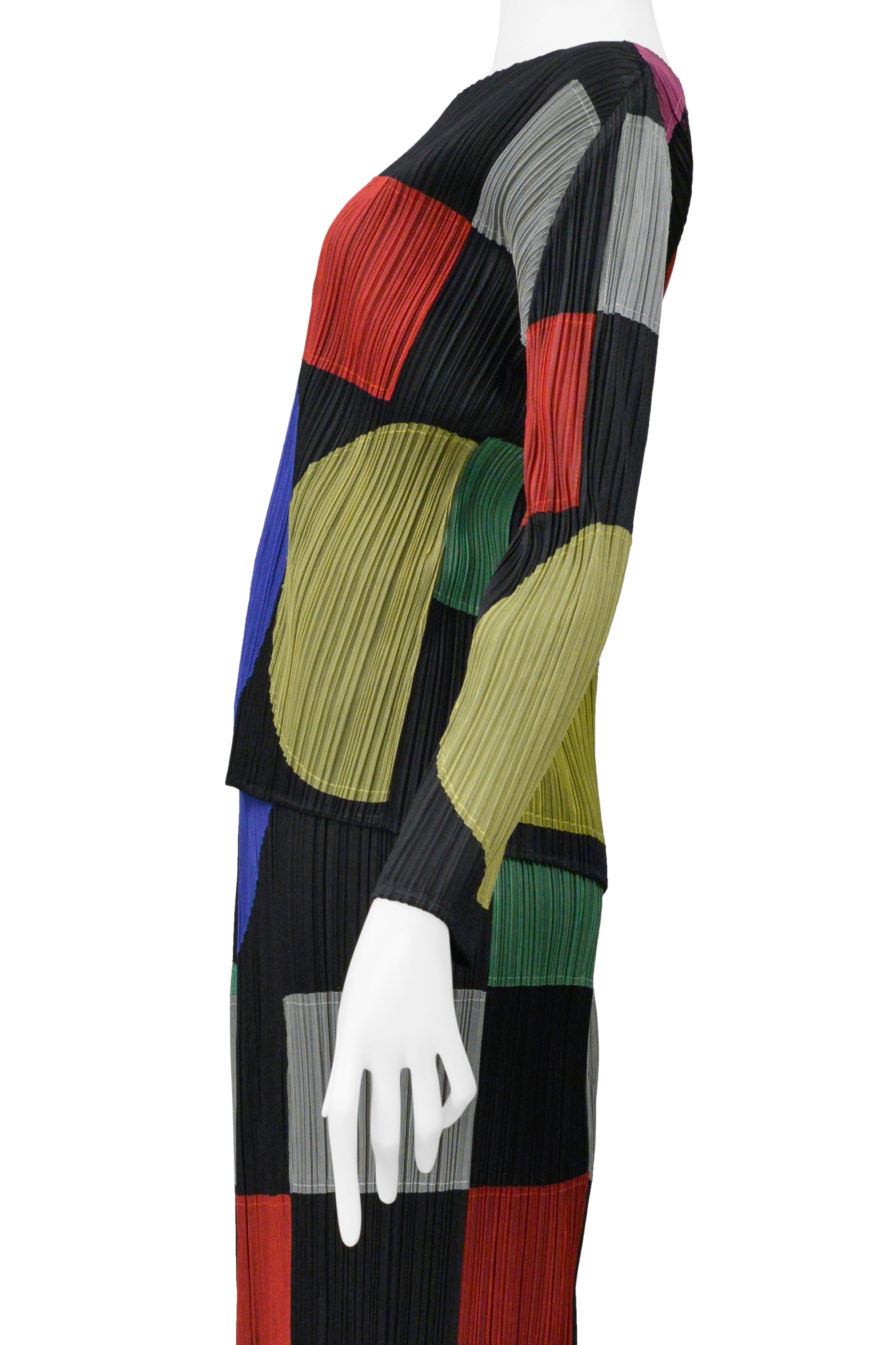 ISSEY MIYAKE 2000 BLACK PLEATED SKIRT ENSEMBLE WITH MULTICOLOR GEOMETRIC APPLIQUES