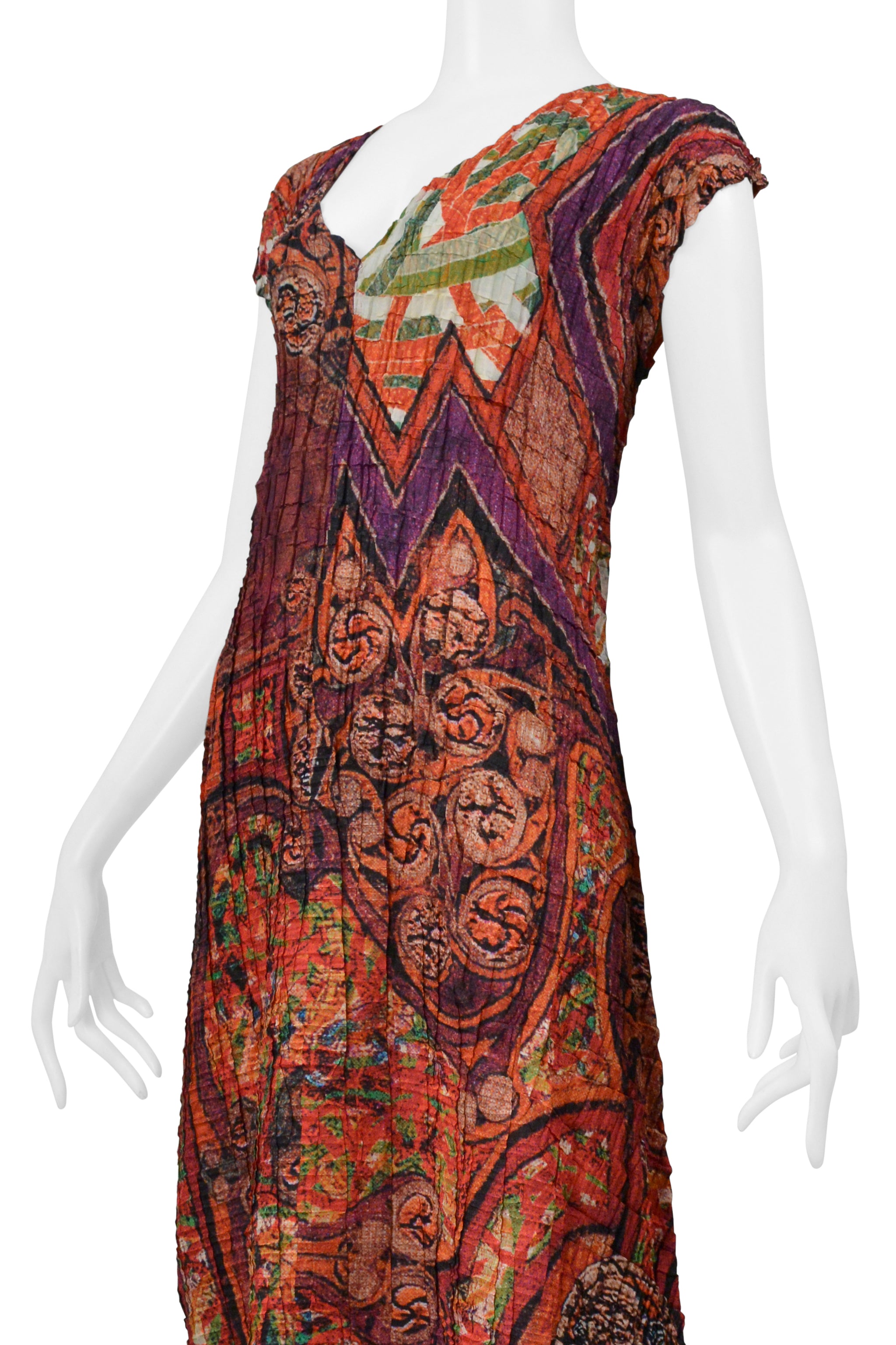 ISSEY MIYAKE 2001 AW BURGUNDY PRINTED PLEATED MAXI DRESS 2001-2002