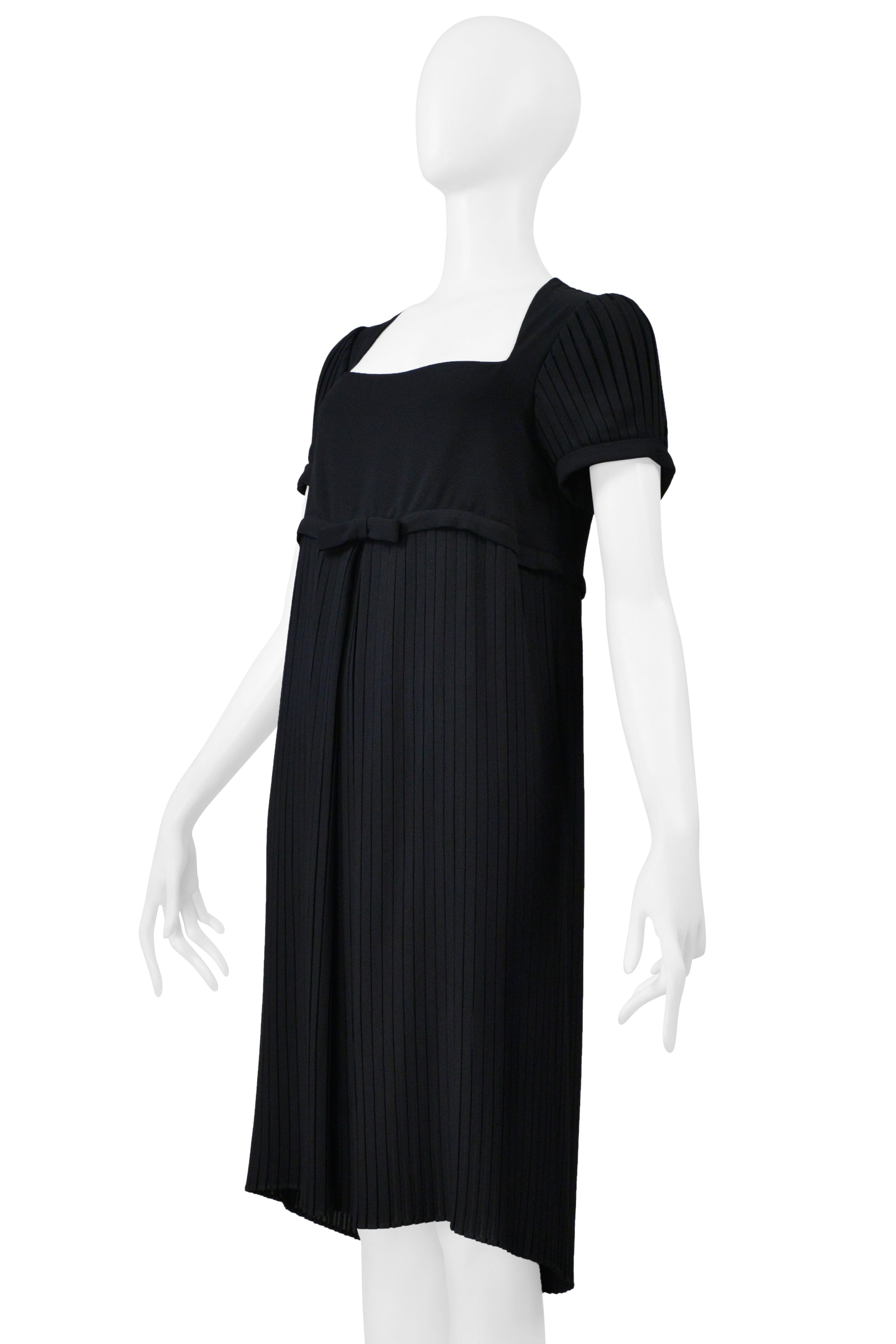 ROMEO GIGLI BLACK SHORT SLEEVED SHORT DRESS 1997