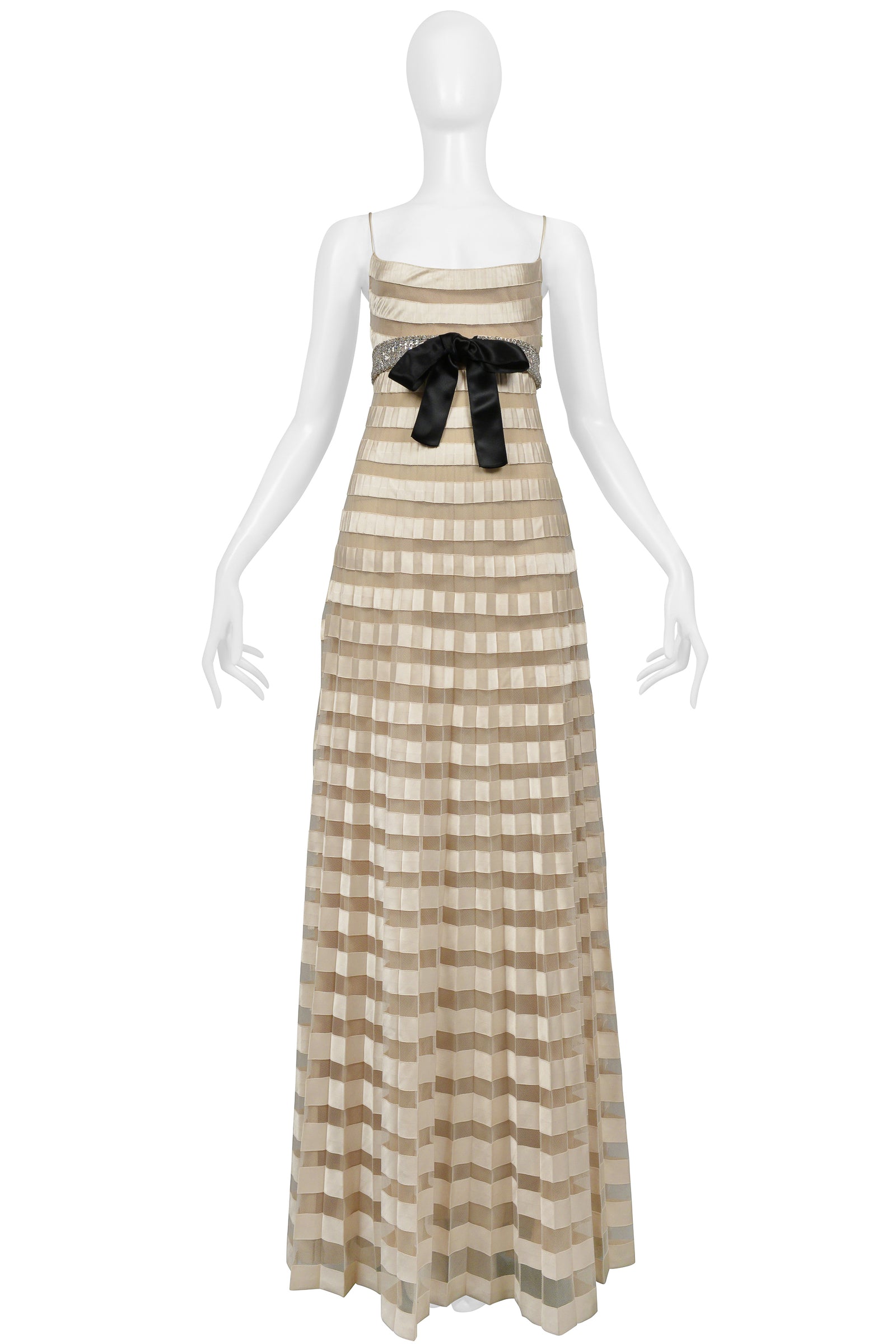 ワンピース VALENTINO DRESS (5B3VA9S71CF 0NO) 楽天市場】バレンチノ VALENTINO（ドレス｜レディース