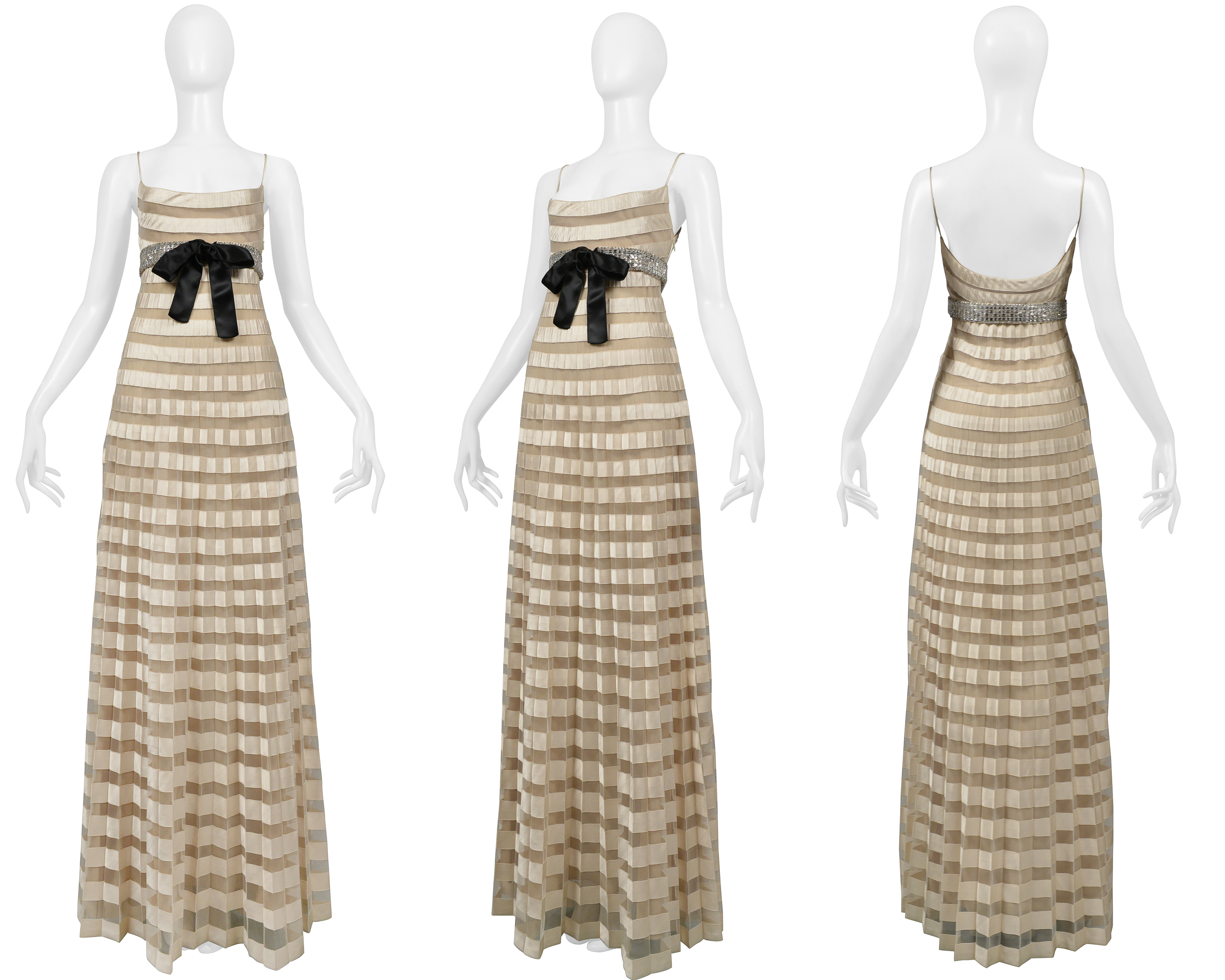 VALENTINO OFF-WHITE SATIN & TULLE EVENING GOWN 2007