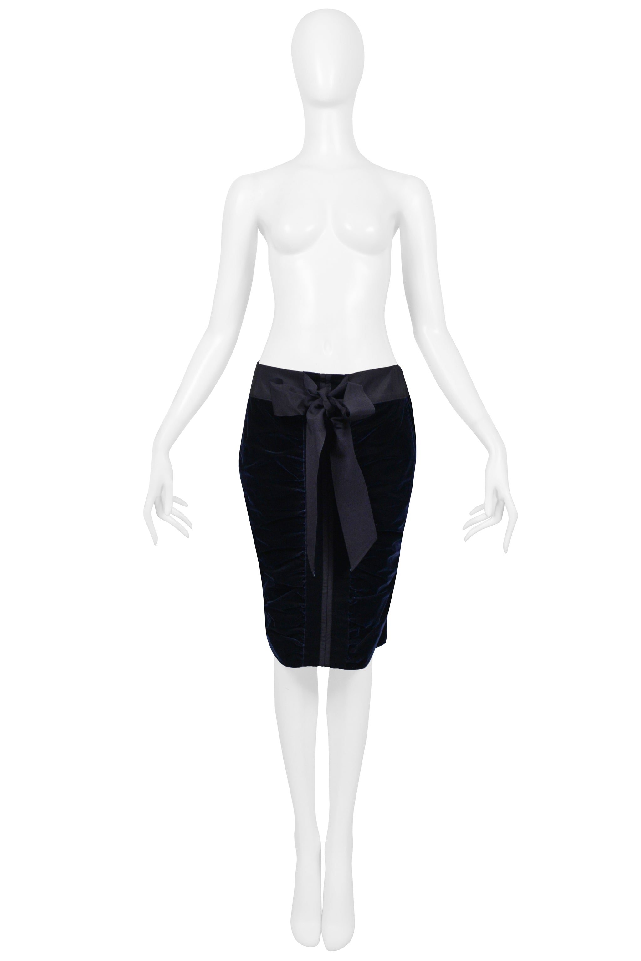 YVES SAINT LAURENT BY TOM FORD BLUE VELVET SKIRT WITH BOW 2002
