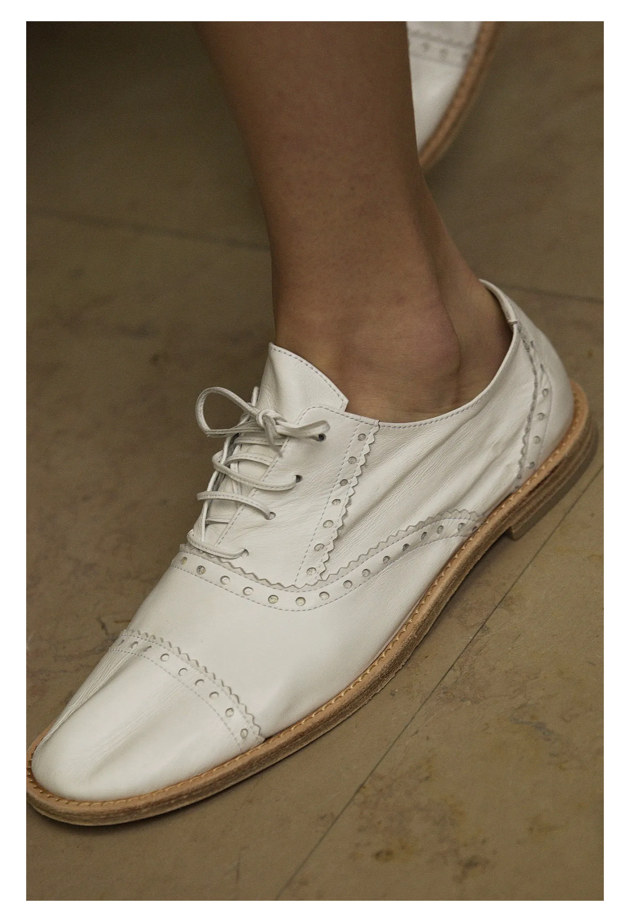 JUNYA WATANABE WHITE PERFORATED LEATHER BROGUE SHOES 2003