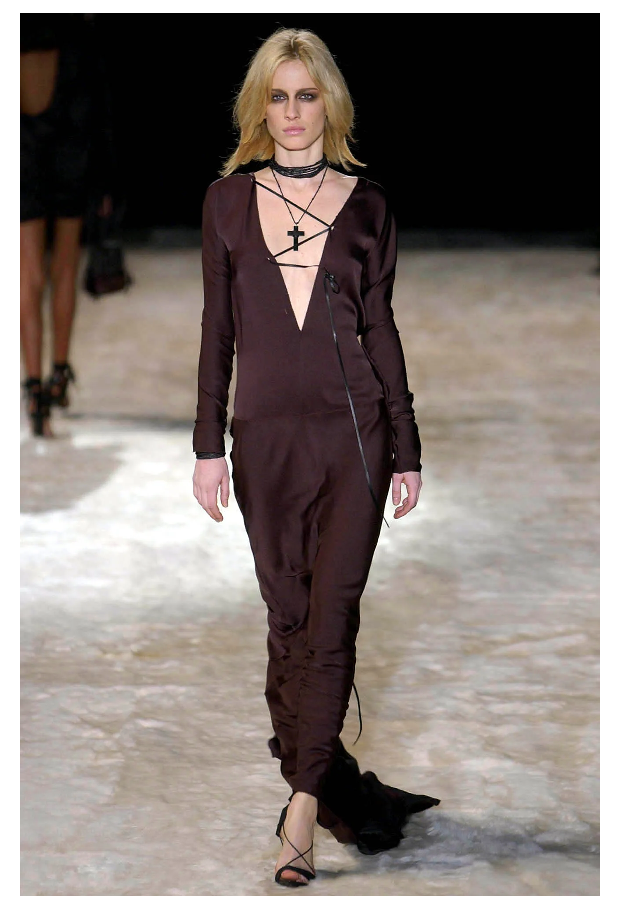 GUCCI BY TOM FORD ICONIC GOTHIC GOWN 2002