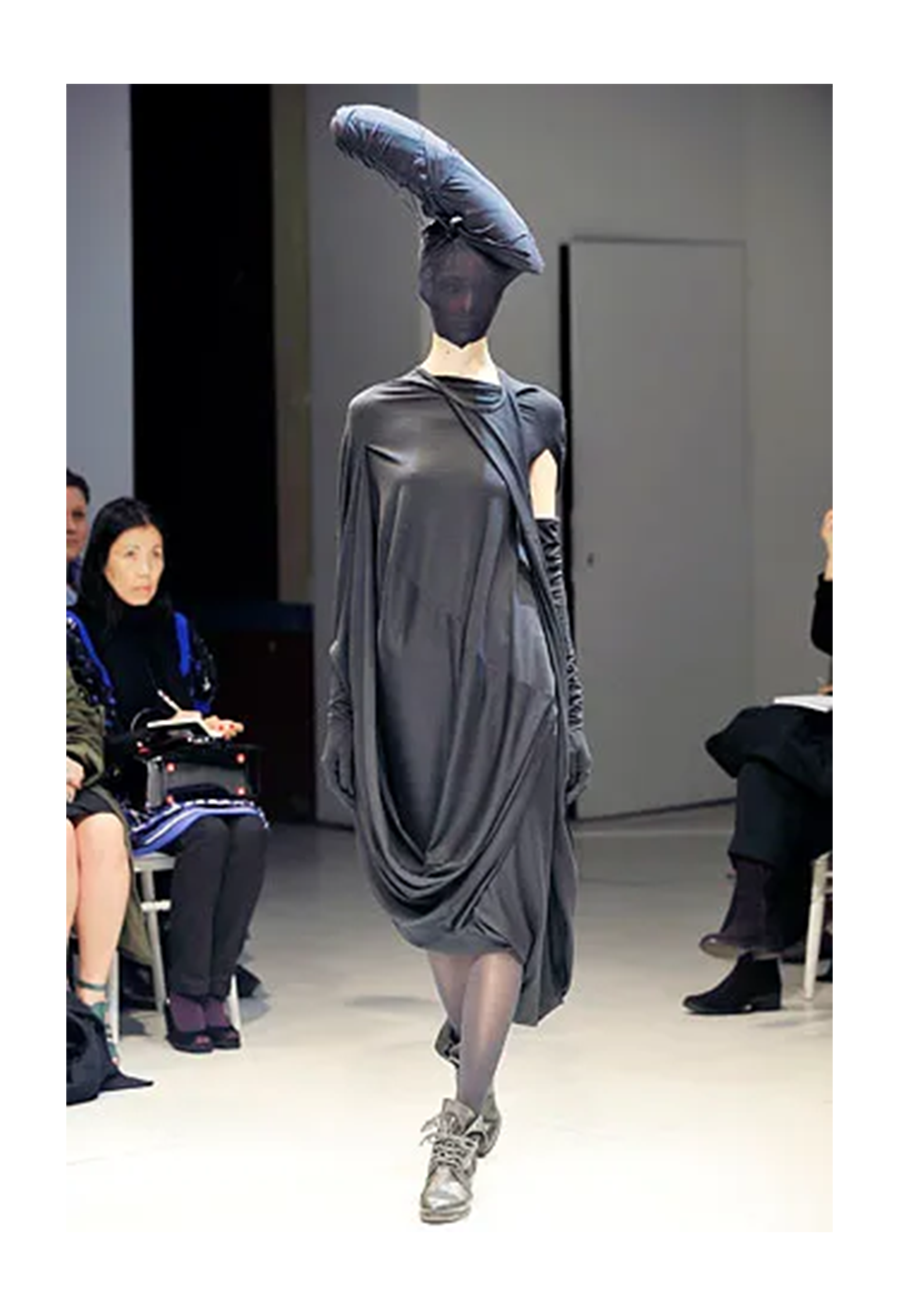 JUNYA WATANABE  BLACK LEATHER BOOTS WITH ROUND HEEL 2008