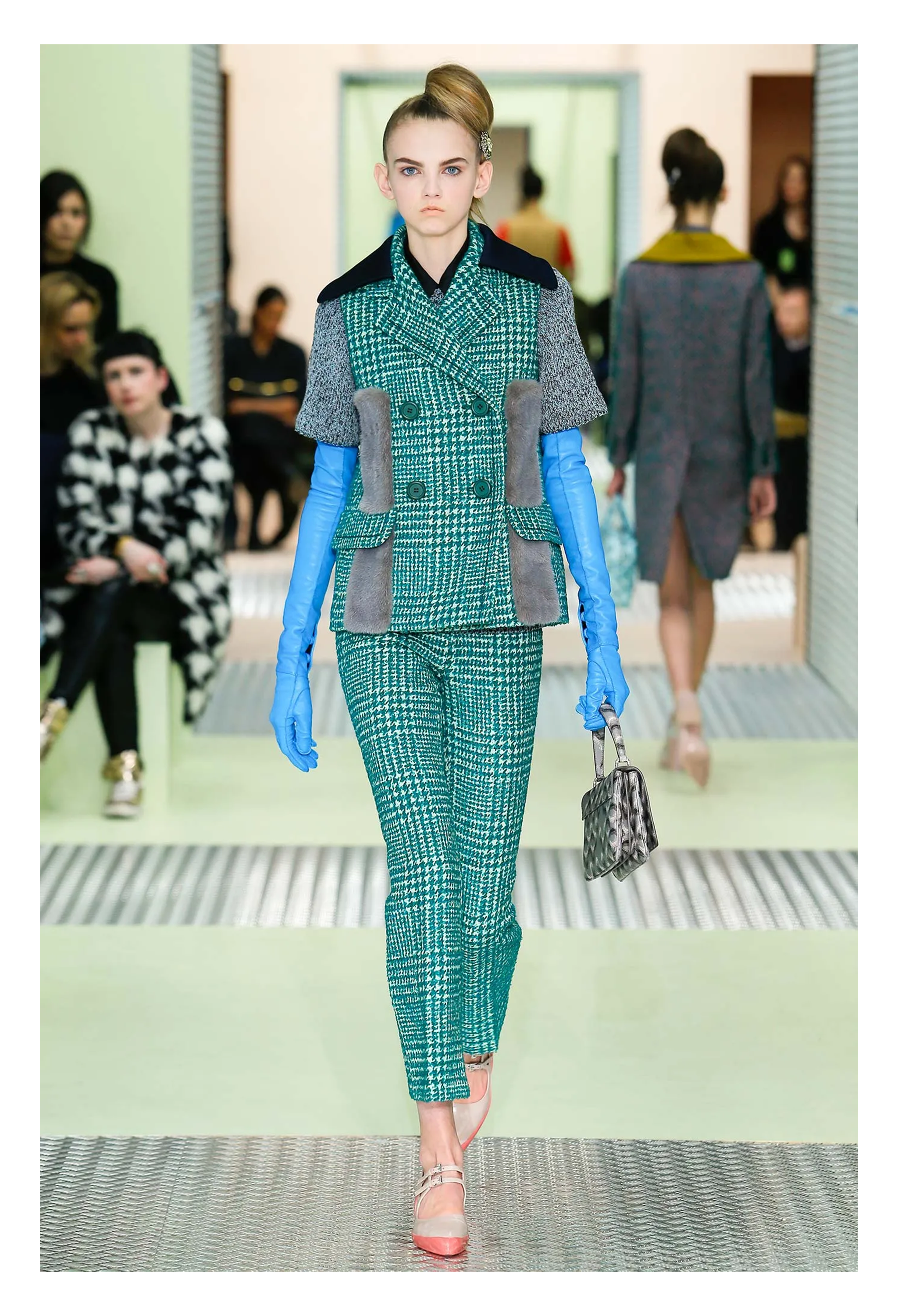 PRADA BLUE LEATHER OPERA GLOVES 2015
