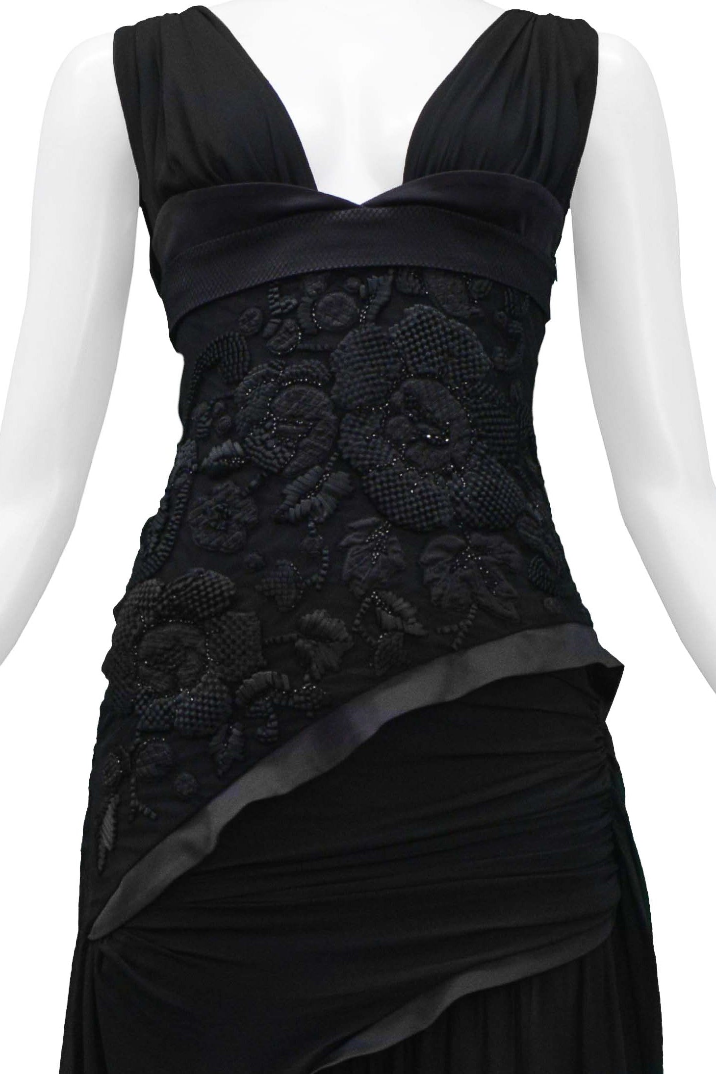 GUCCI BLACK FLORAL EMBROIDERED CUTOUT GOWN 2005