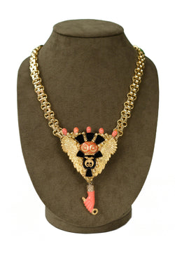 MINADEO NECKLACE WITH CORAL HAND