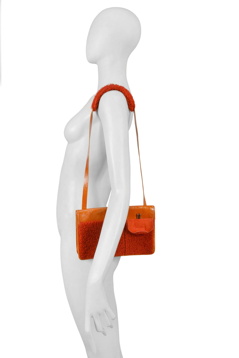 Miu Miu Pre-Owned 2000-2023 logo colour block shearling tote bag - Orange