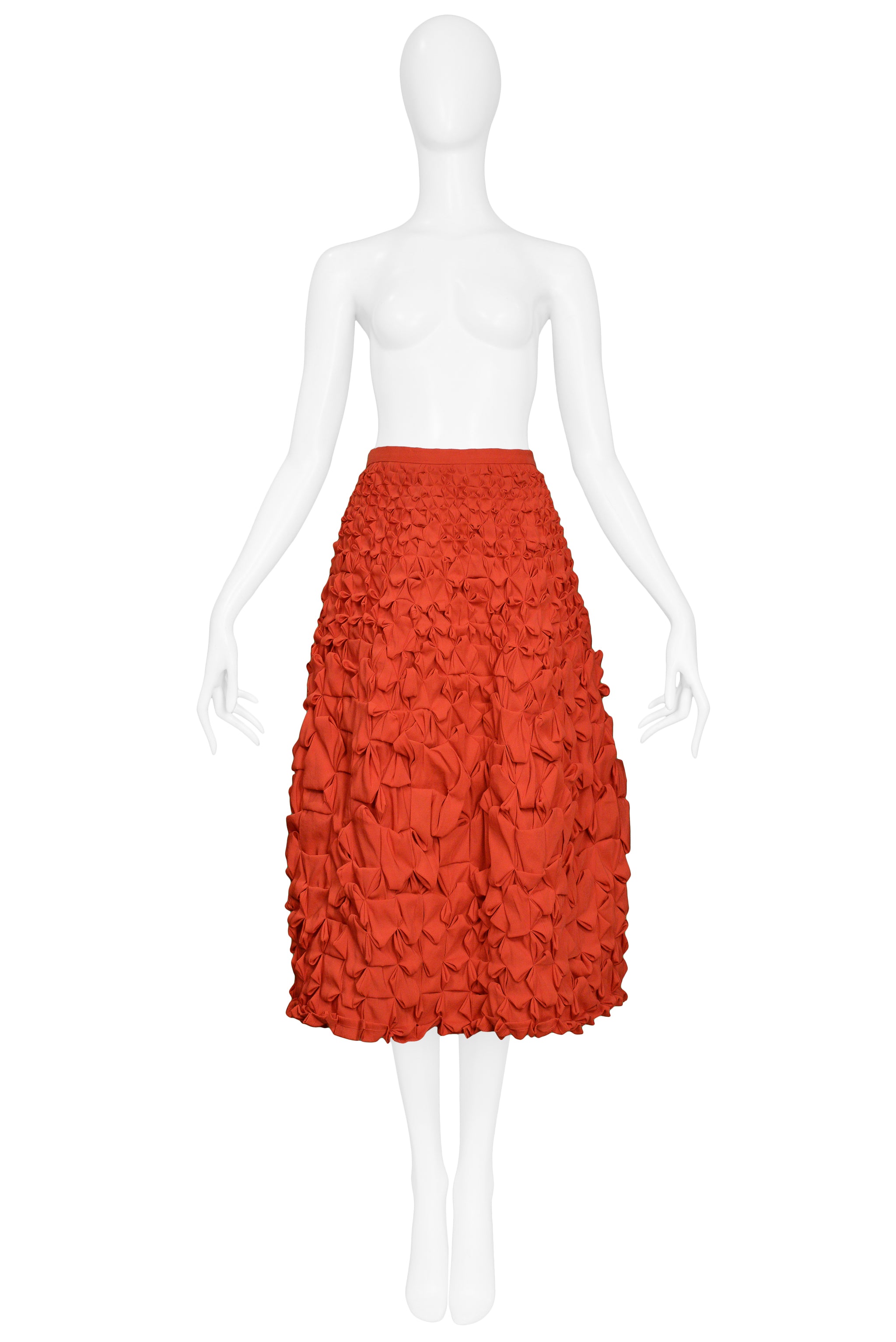 ISSEY MIYAKE RED ABSTRACT PLEAT SKIRT
