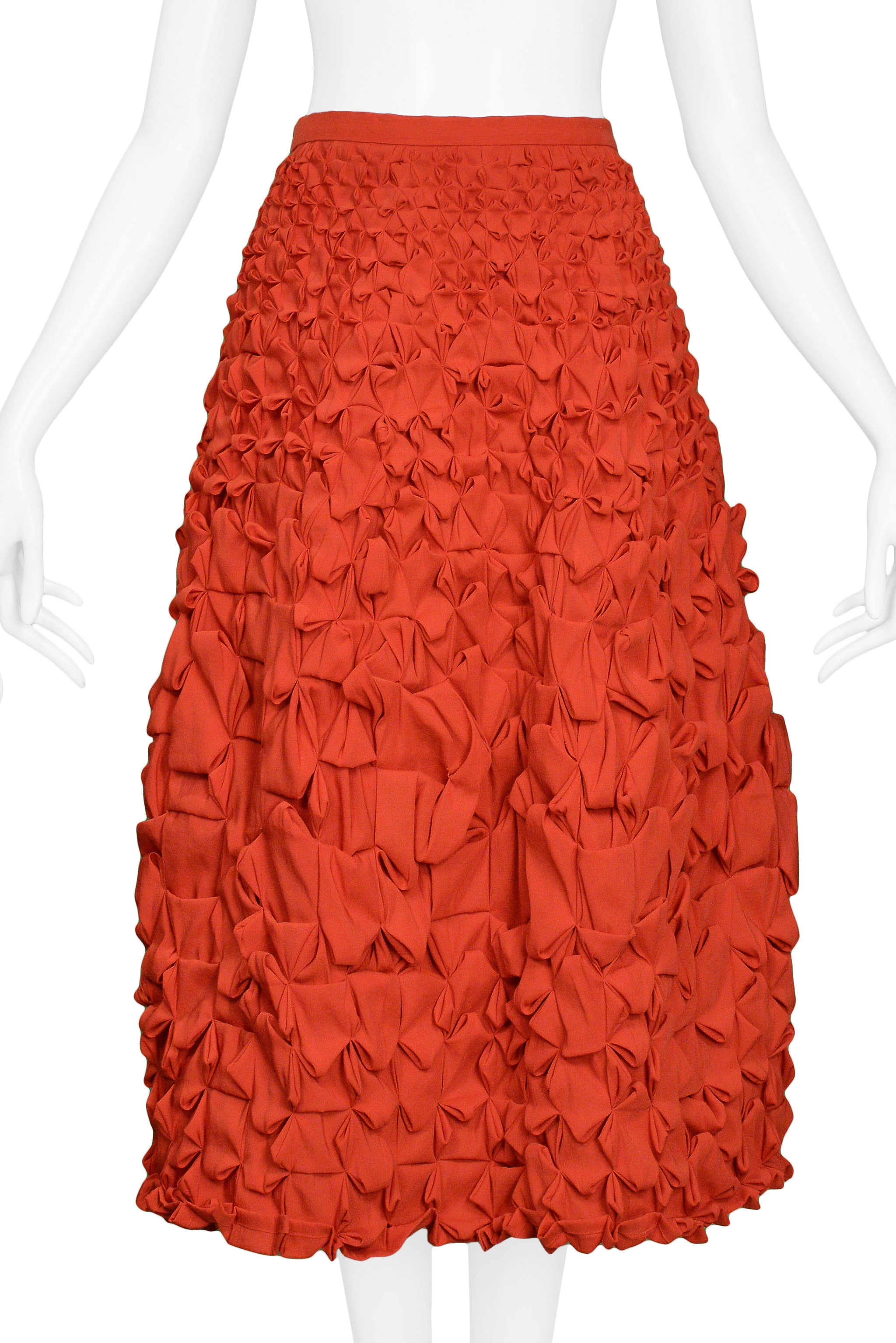 ISSEY MIYAKE RED ABSTRACT PLEAT SKIRT
